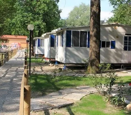 Dkamping Village キャンプ場