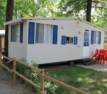 キャンプ場 Dkamping Village 4*