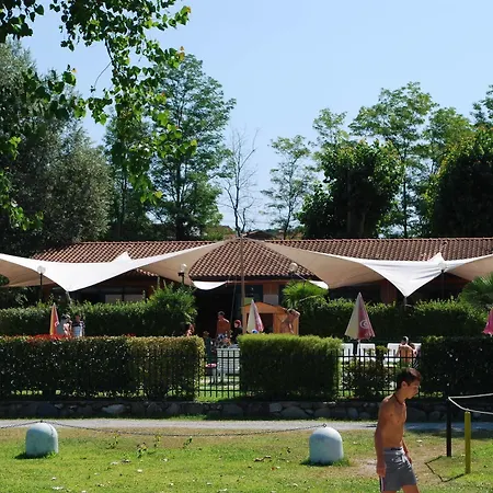 Dkamping Village - International