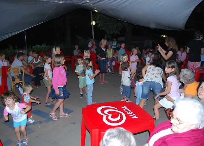 Dkamping Village Испра