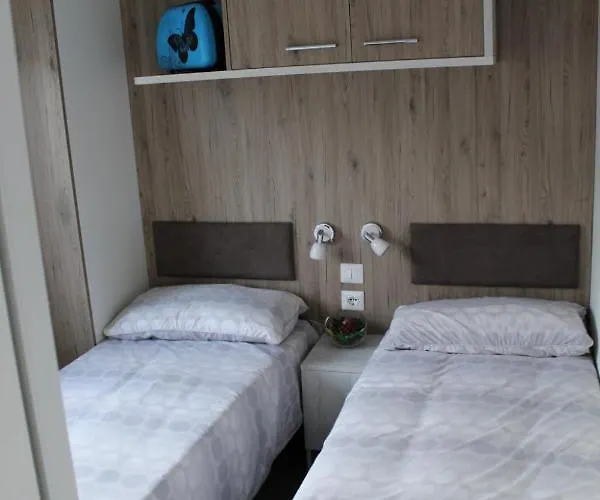 Кемпинг Dkamping Village Испра