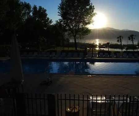 Dkamping Village Κάμπινγκ