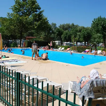 Dkamping Village Κάμπινγκ